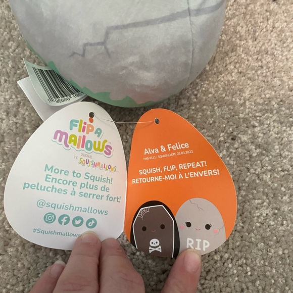 NWT 5” Alva and Felice Halloween Flipamallow Squishmallow - Picture 9 of 9